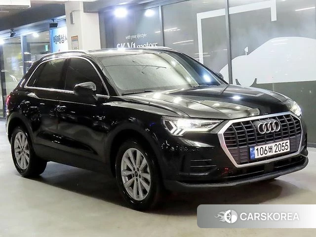 Audi Q3 (F3) 2023 Черный из Кореи