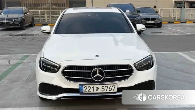 Mercedes-Benz E-Class W213 2022 Белый из Кореи