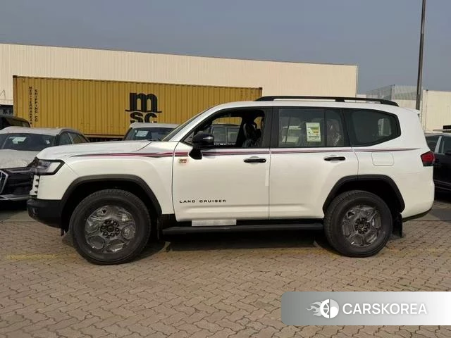 Toyota Land Cruiser (imported) 2026 Белый из Китая