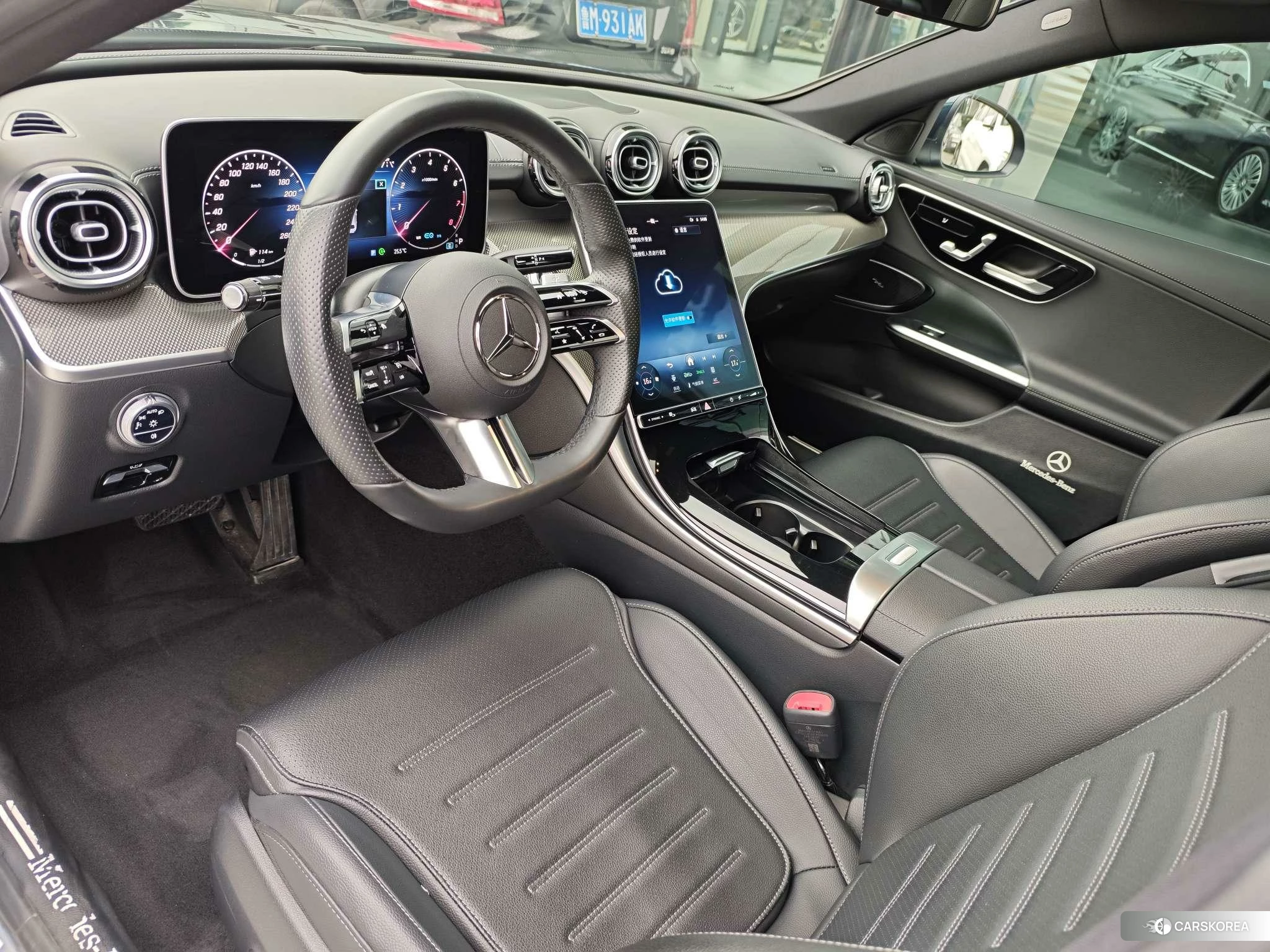 Mercedes-Benz Class C 2021 Зеленый из Китая