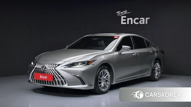 Lexus ES300h 7th generation 2025 Серебристо-серый из Кореи