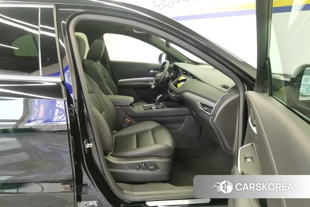 Cadillac XT4 2020 Черный из Китая