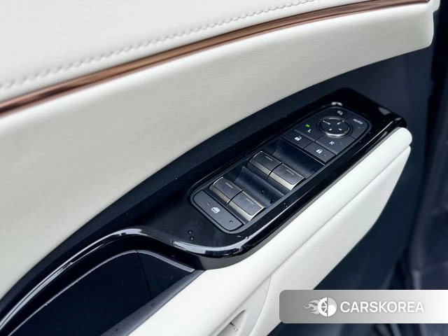 Lexus LM 2024 Черный из Китая