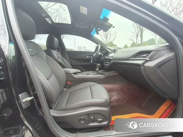Cadillac CT4 2022 Черный из Китая