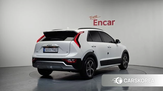 Kia Di Ol Nu Niro 2022 Белый из Кореи