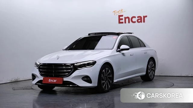 Mercedes-Benz E-Class W214 2025 Белый из Кореи