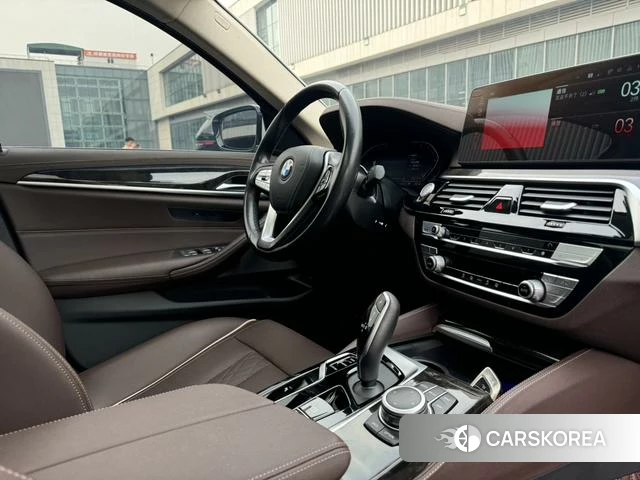 BMW 5 series 2022 Белый из Китая