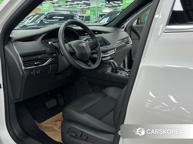 Cadillac XT4 2019 Белый из Китая
