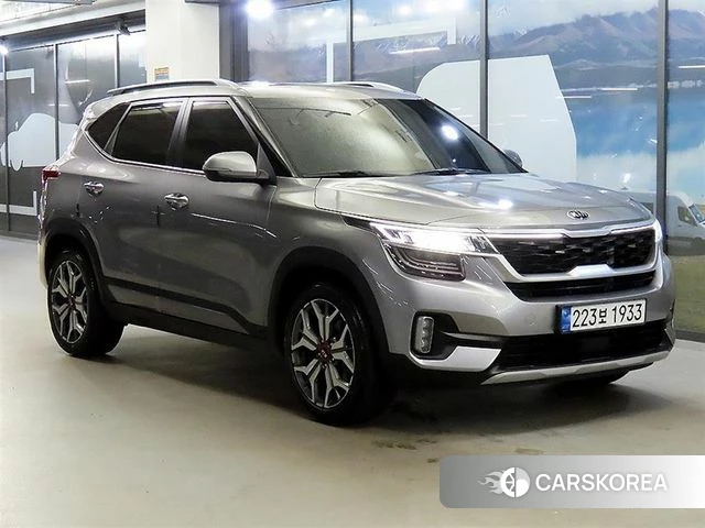 Kia Seltos 2019 Серебристо-серый из Кореи