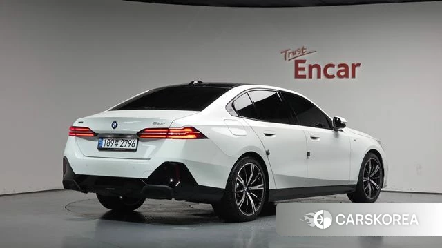 BMW 5 Series (G60) 2025 Белый из Кореи