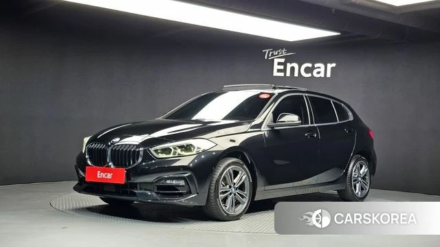 BMW 1 Series (F40) 2023 Черный из Кореи