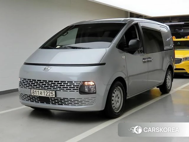 Hyundai Staria 2022 Серебристо-серый из Кореи