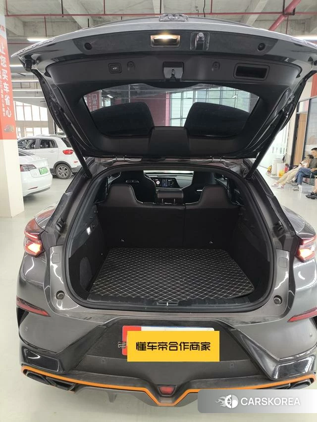Chang'an UNI-T 2021 Темно-серый из Китая