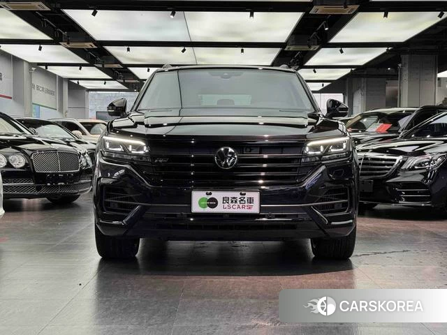 Volkswagen Touareg 2021 Черный из Китая