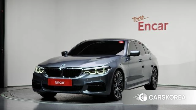 BMW 5 Series (G30) 2019 Серебристо-серый из Кореи