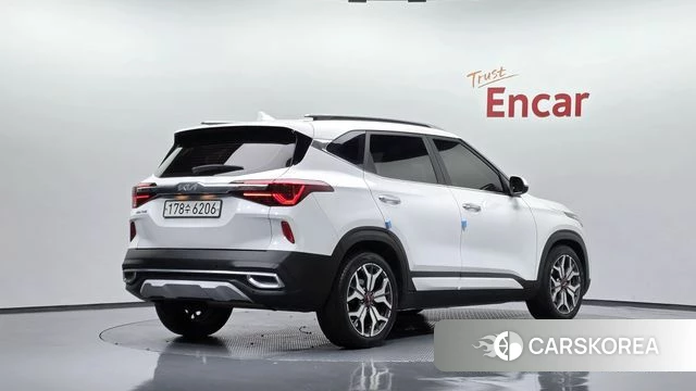 Kia Seltos 2022 Белый из Кореи