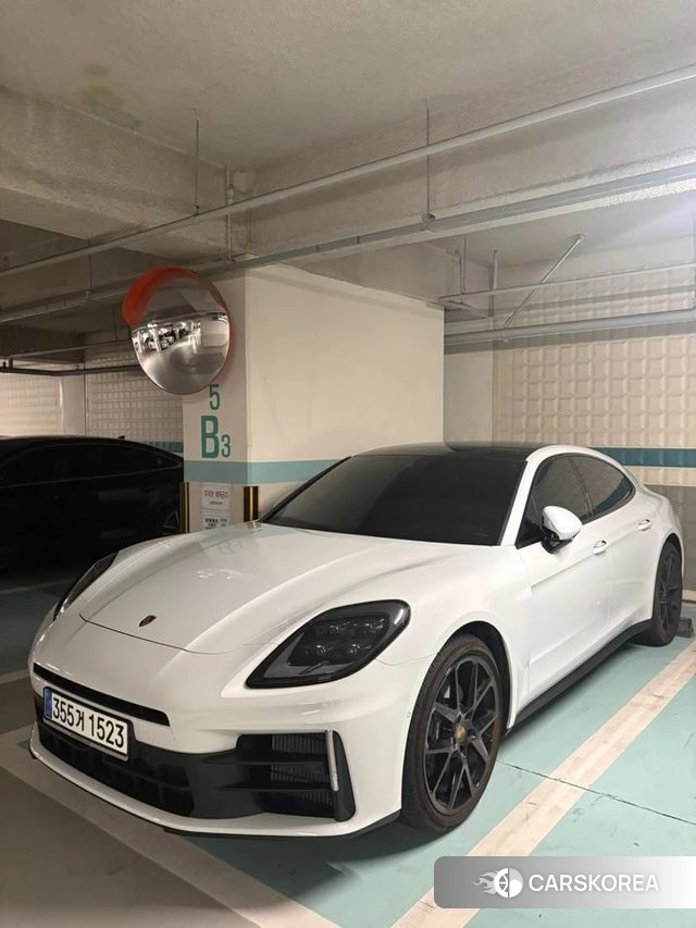 Porsche Panamera (976) 2024 Белый из Кореи