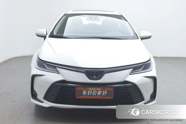 Toyota Corolla 2023 Белый из Китая