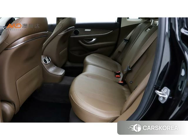 Mercedes-Benz E-class 2022 Черный из Китая
