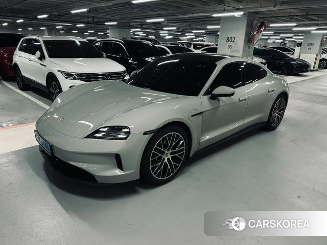 Porsche Taycan 2024 Серебристо-серый из Кореи