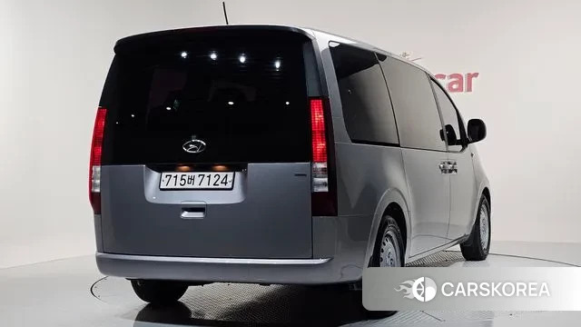 Hyundai Staria 2021 Серебристо-серый из Кореи