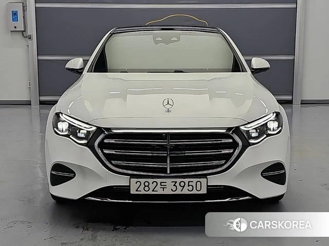 Mercedes-Benz E-Class W214 2025 Белый из Кореи