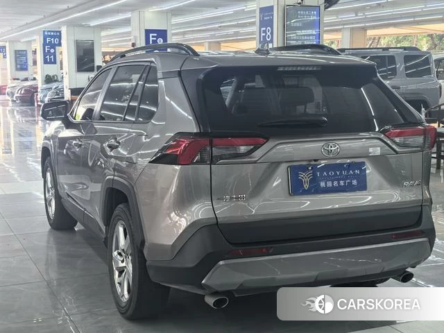 Toyota RAV4 Rongfang 2022 Серебристо-серый из Китая