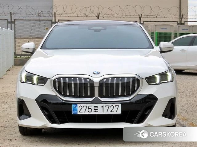 BMW 5 Series (G60) 2025 Белый из Кореи