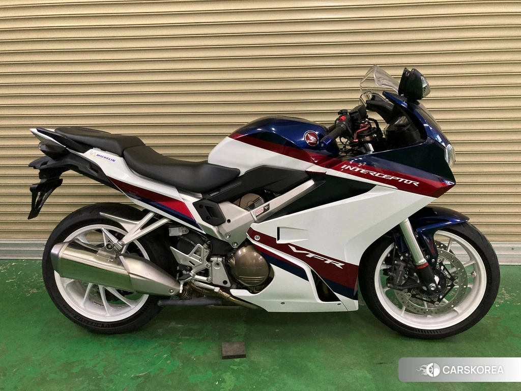 Проданный Honda VFR800F 2020 из Японии