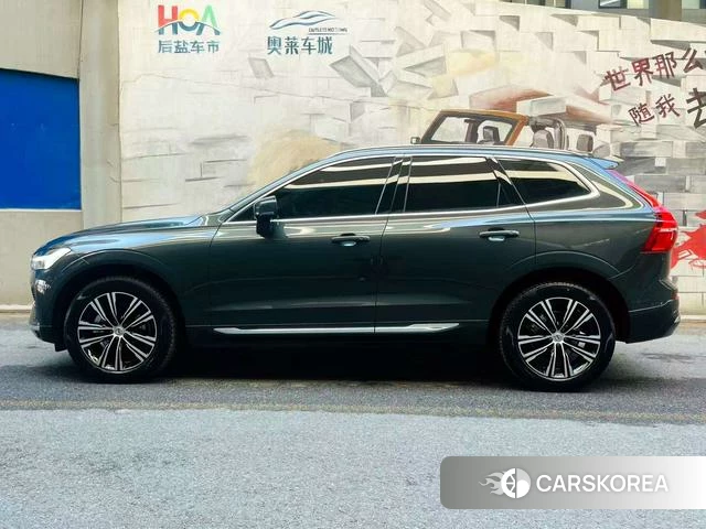 Volvo XC60 2022 Черный из Китая
