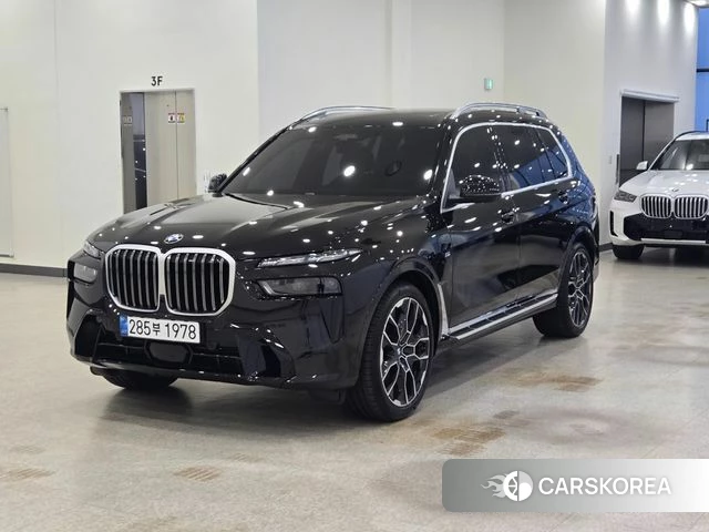 BMW X7 (G07) 2025 Черный из Кореи
