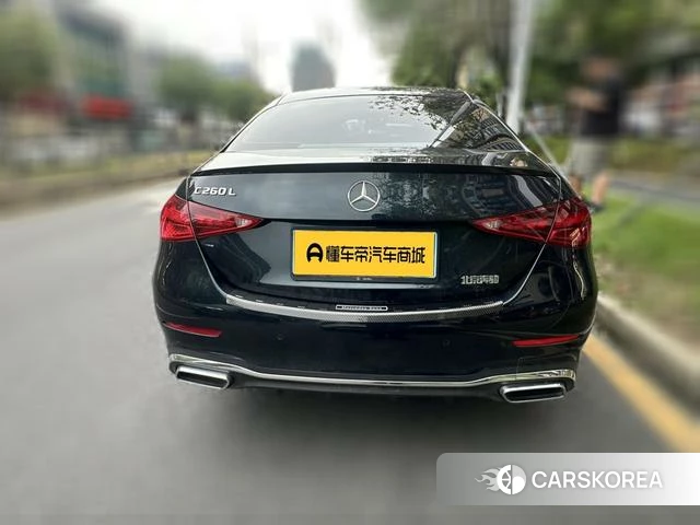 Mercedes-Benz Class C 2023 Зеленый из Китая