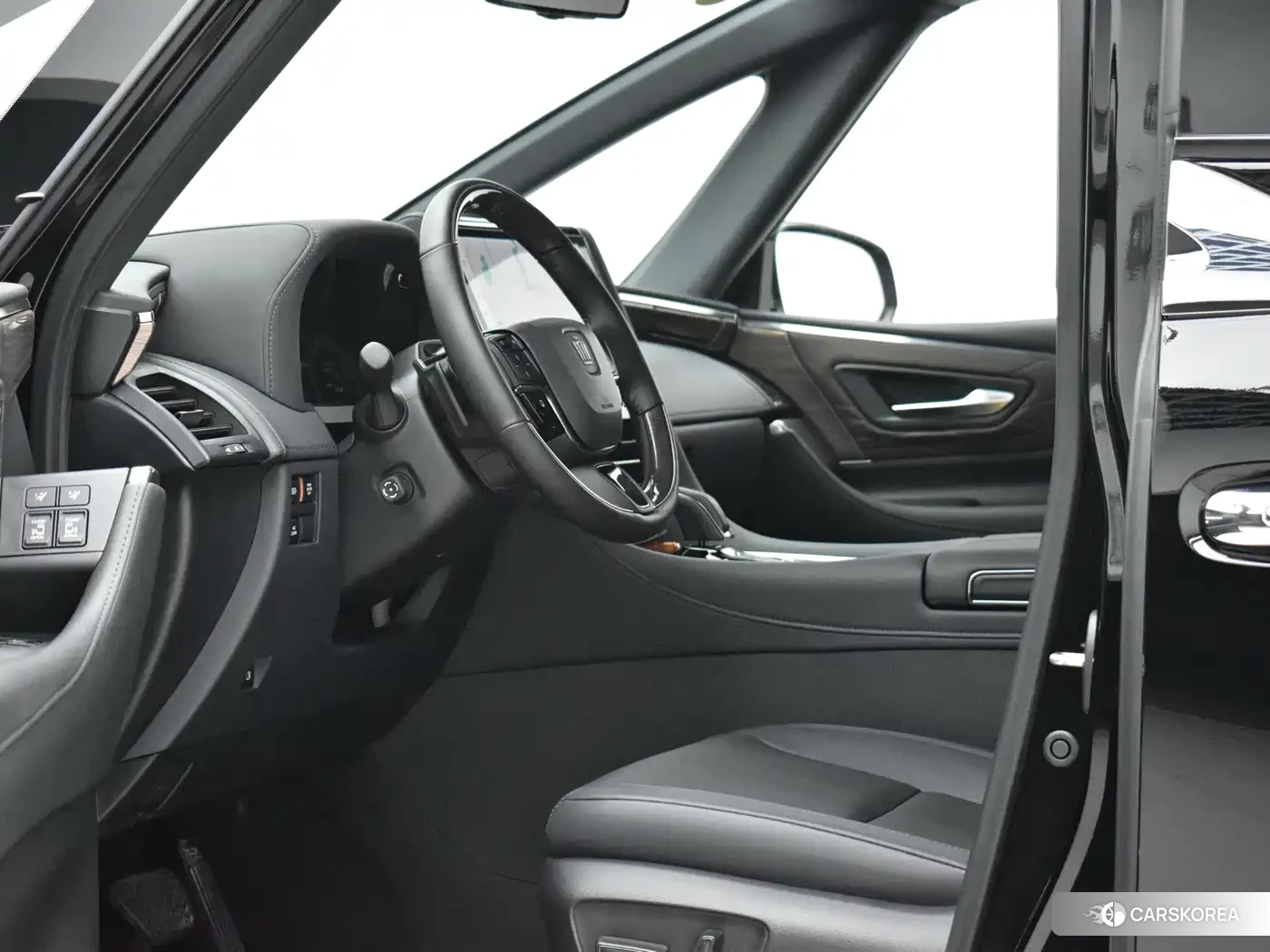 Toyota Vellfire 2026 Черный из Китая