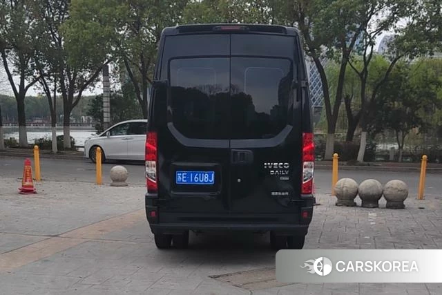 Iveco Ou Sheng 2022 Черный из Китая