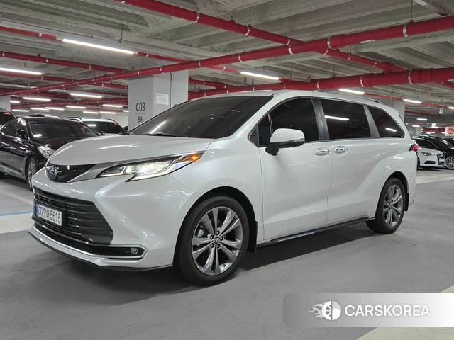 Toyota Sienna 4th Generation 2025 Белый из Кореи