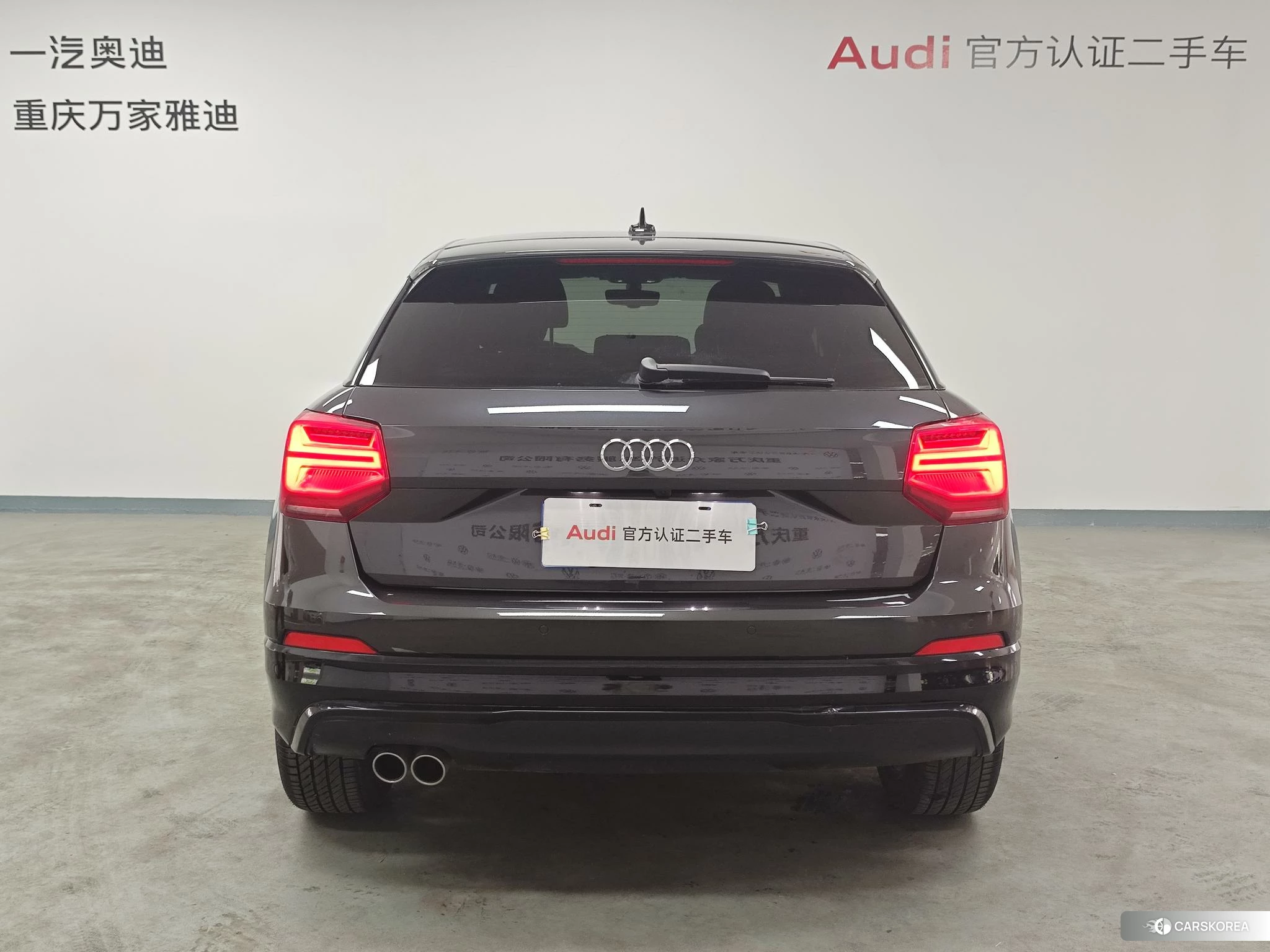 Audi Q2L 2021 Темно-серый из Китая