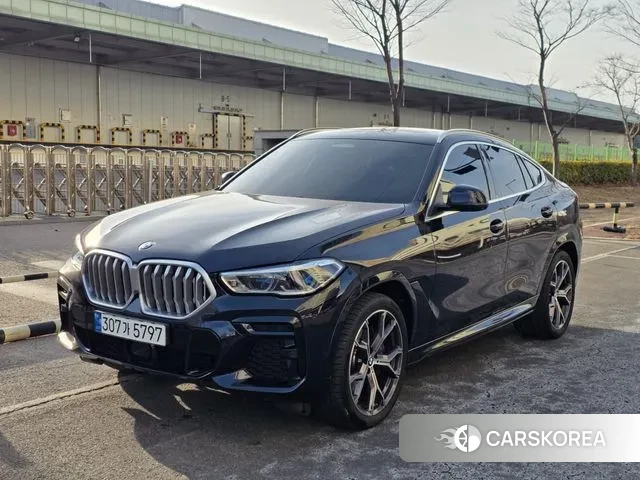 BMW X6 (G06) 2023 Черный из Кореи