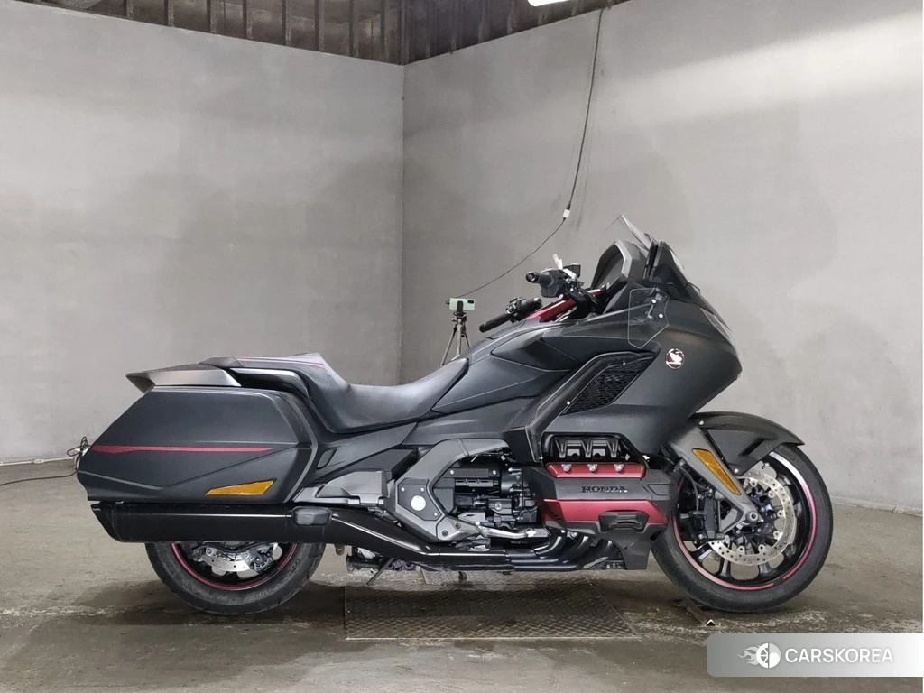 Проданный Honda GL1800 TOUR DCT 2020 из Японии, фото 2