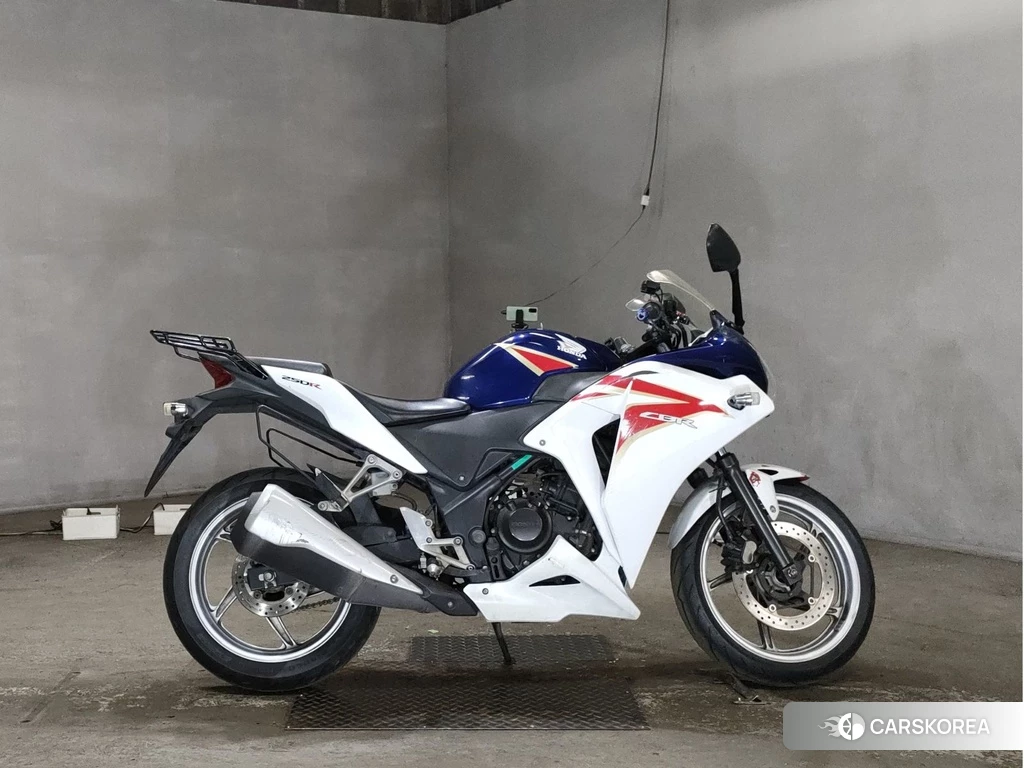 Проданный Honda CBR250R 2011 из Японии