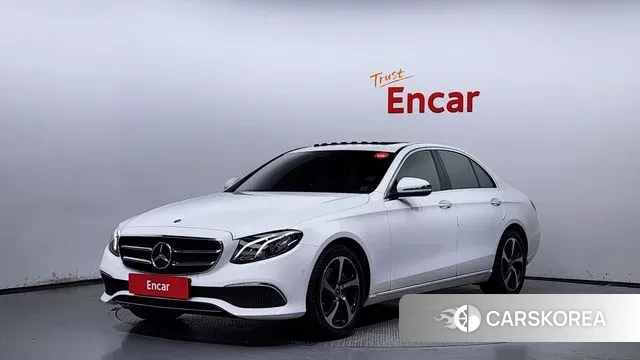 Mercedes-Benz E-Class W213 2019 Белый из Кореи