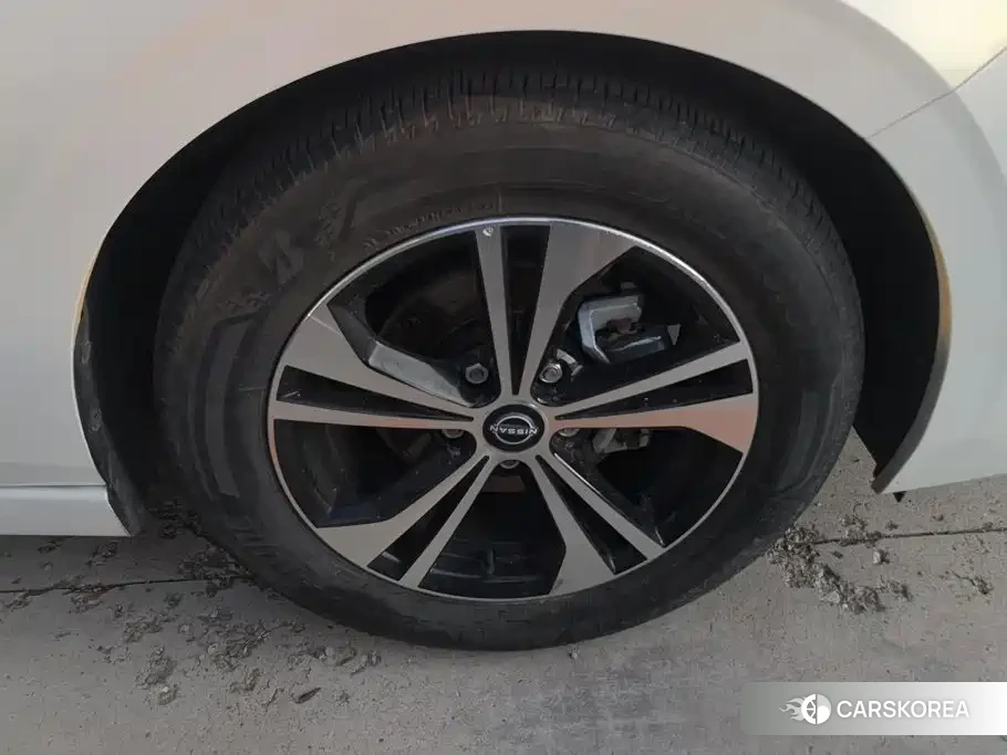 Nissan Sylphy 2023 Белый из Китая, фото 2