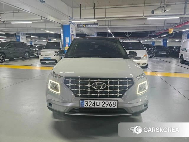 Hyundai Venue 2024 Серебристо-серый из Кореи