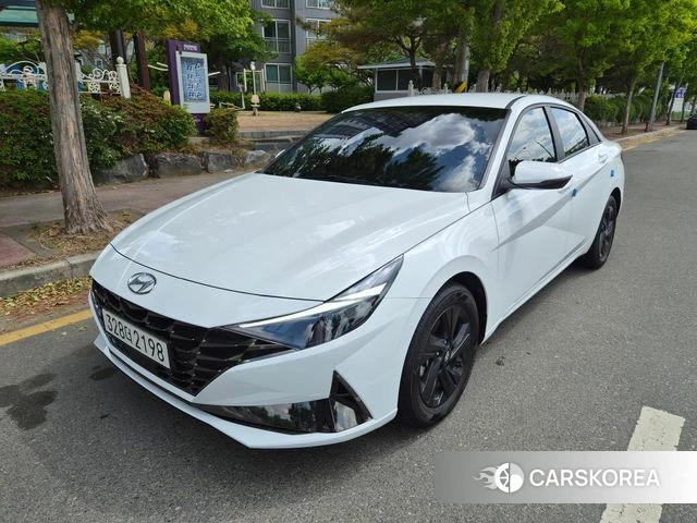 Hyundai Avante (CN7) 2023 Белый из Кореи