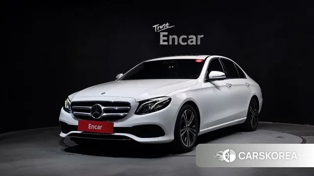 Mercedes-Benz E-Class W213 2020 Белый из Кореи