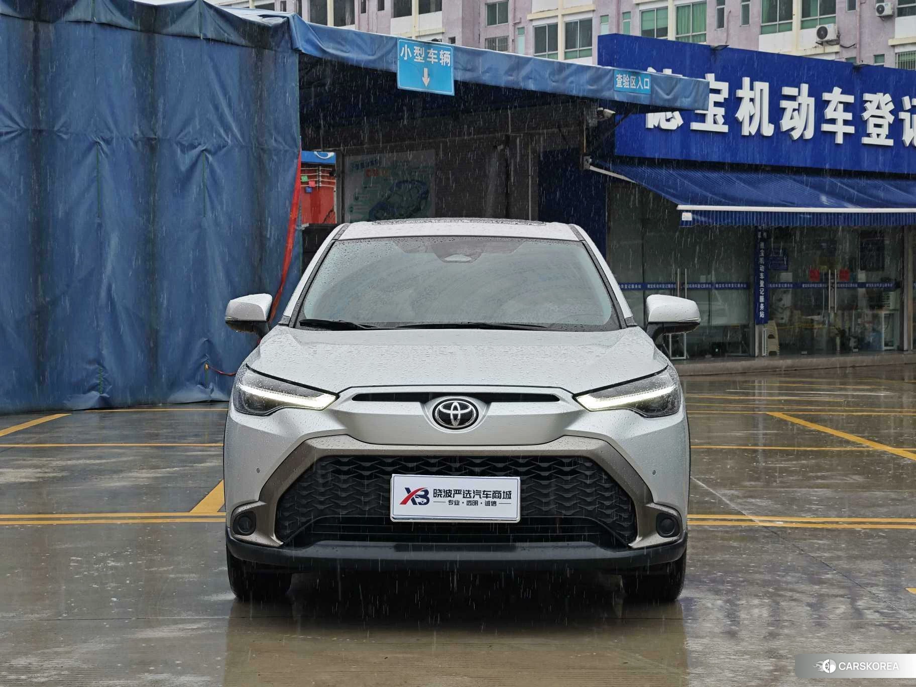 Toyota Frontlander 2024 Серебристо-серый из Китая