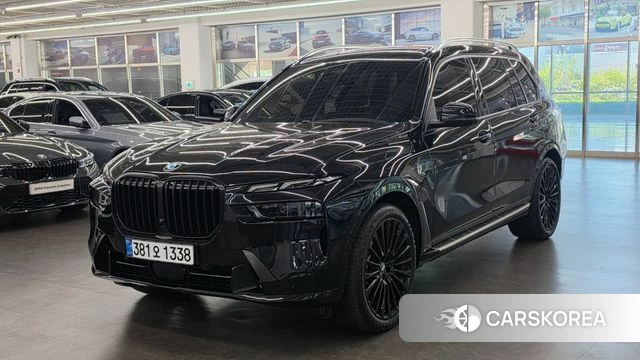 BMW X7 (G07) 2024 Черный из Кореи