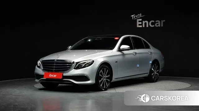 Mercedes-Benz E-Class W213 2019 Серебристо-серый из Кореи