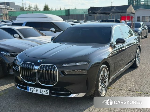 BMW 7 Series (G70) 2023 Черный из Кореи