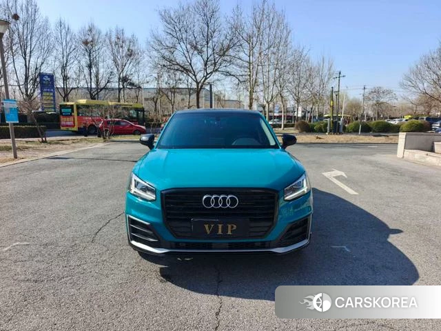 Audi Q2L 2021 Синий из Китая