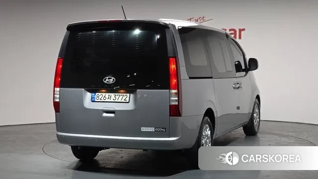 Hyundai Staria 2024 Серебристо-серый из Кореи